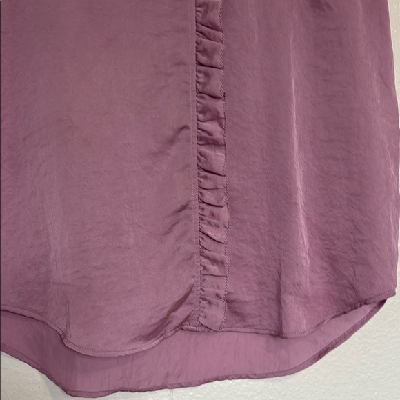 Ann Taylor lavender purple color Ruffled Blouse - Picture 4 of 7